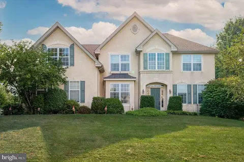 608 Patriot Ln, Phoenixville, PA 19460