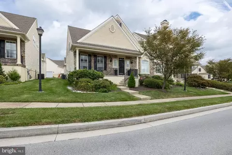 225 Brittany Dr, Avondale, PA 19311