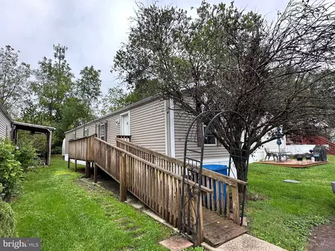 59 Cedarwood Ln, Phoenixville, PA 19460