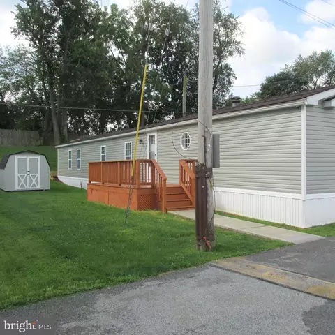 25 Glouster Ct, Coatesville, PA 19320