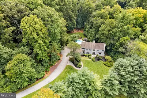 1534 Glenmont Ln, West Chester, PA 19380