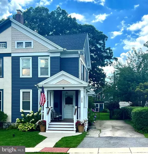 220 Woodland Ave, Malvern, PA 19355