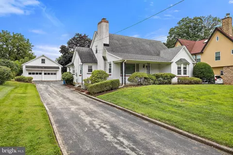 412 Old Lancaster Rd, Berwyn, PA 19312