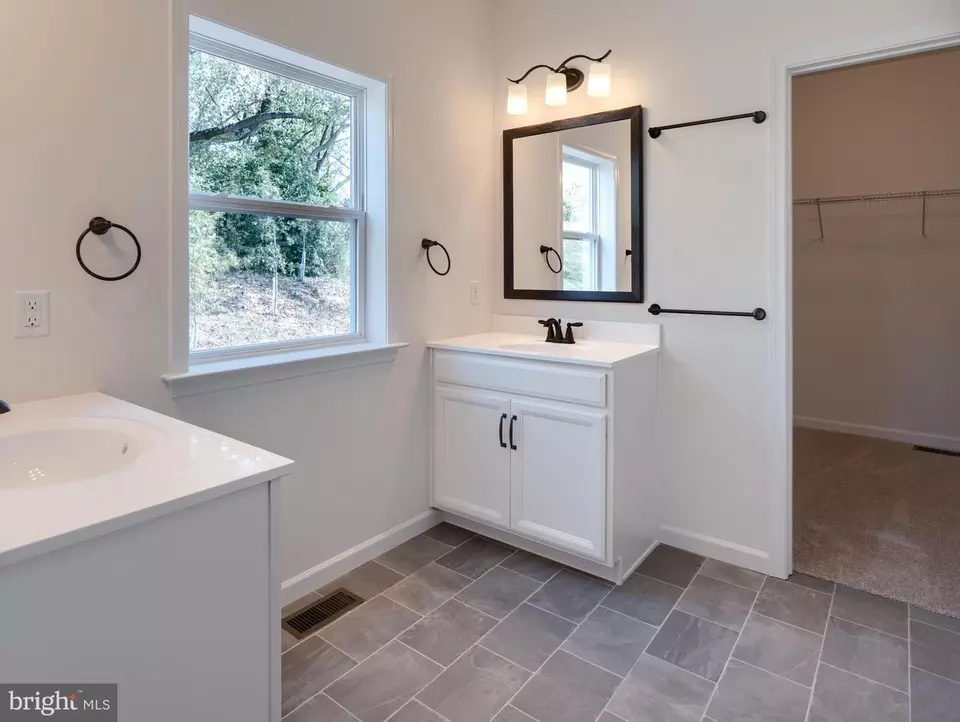 Bath - 100 Hearthside Way #SAVANNAH, Oxford, PA 19363 photo 3 of 3