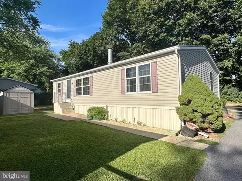 200 Jamie Ln, Sadsburyville, PA 19369