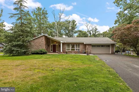 883 Catfish Ln, Pottstown, PA 19465