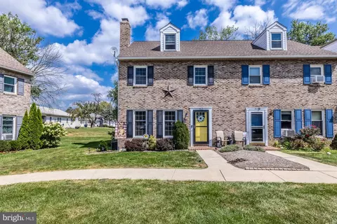413 Cahill Cir, Honey Brook, PA 19344