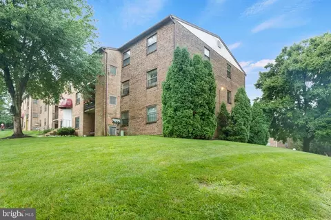 1708 Valley Dr, West Chester, PA 19382