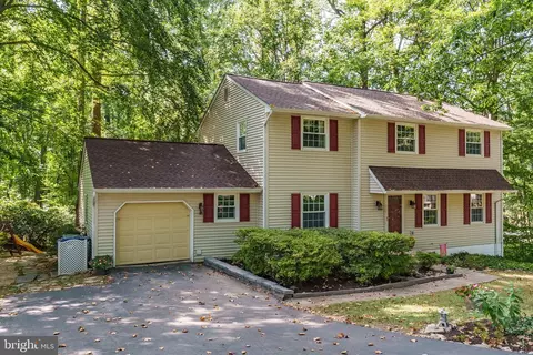 9 Edgewood Dr, Downingtown, PA 19335