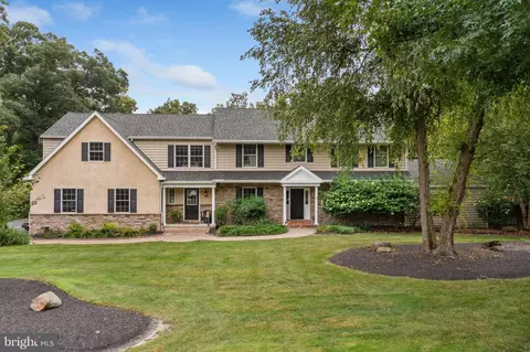 13 Andrews Rd, Malvern, PA 19355