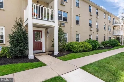 175 W King St #118, Malvern, PA 19355