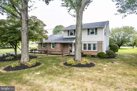 35 Lyons Ln, Coatesville, PA 19320