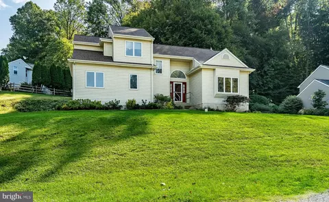 101 Valley View Dr, Coatesville, PA 19320