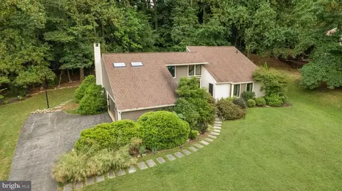 920 Saint Andrews Dr, Malvern, PA 19355
