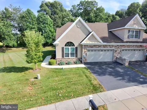 560 Hodgson Cir, West Grove, PA 19390