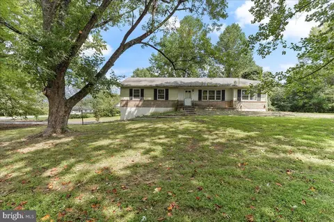 6 Butternut Ln, West Grove, PA 19390