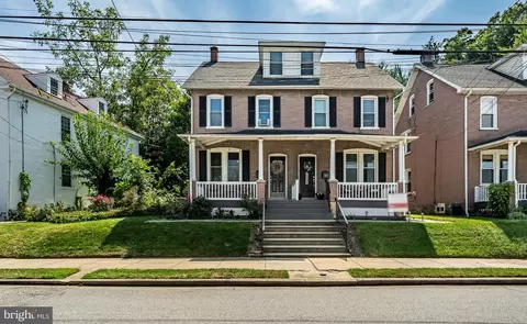 134 W Pennsylvania Ave, Downingtown, PA 19335