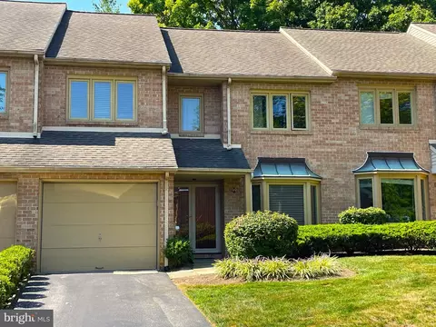 99 Amity Dr, Chesterbrook, PA 19087