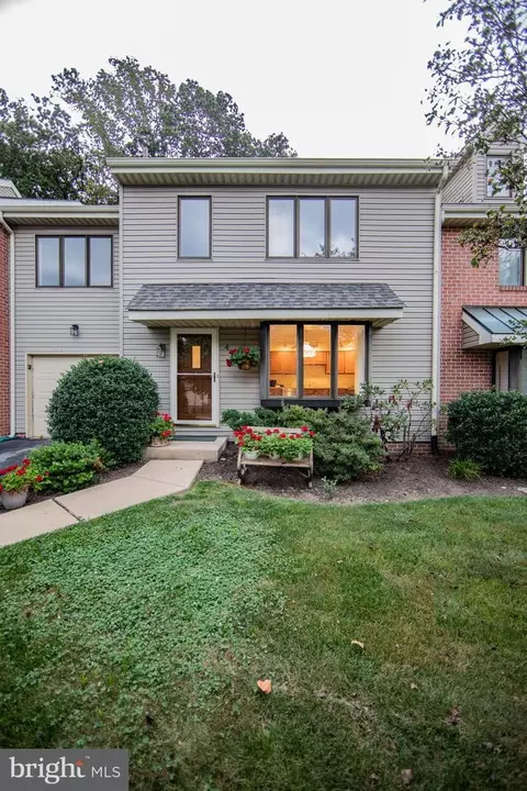 4 Foster Ln, Downingtown, PA 19335