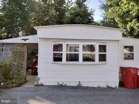 16 Dillan Dr, Malvern, PA 19355