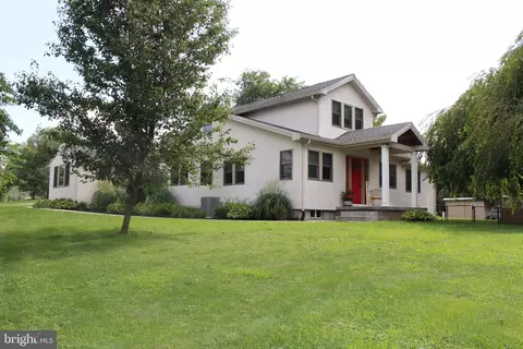 102 Bethel Rd, Spring City, PA 19475