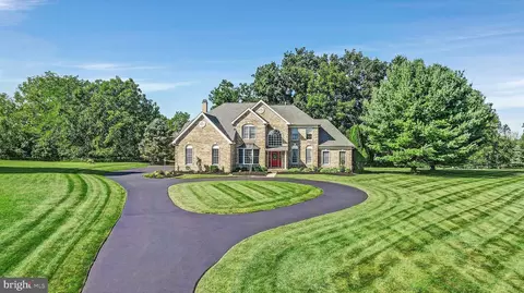 402 Circle Top Ln, West Chester, PA 19382