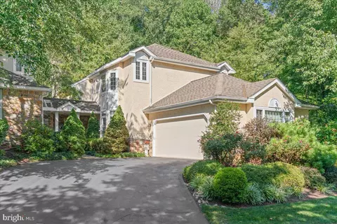 128 Piqua Cir, Berwyn, PA 19312