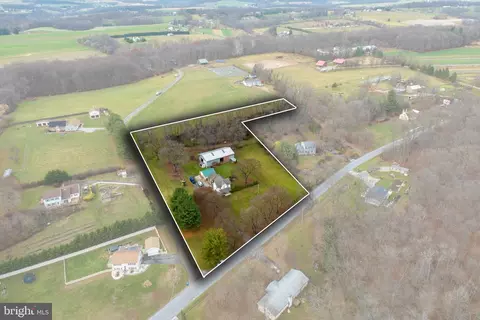 4024 Glenville Rd, Cochranville, PA 19330