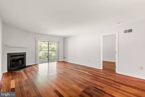 110 Valley Stream Cir, Chesterbrook, PA 19087 photo 4