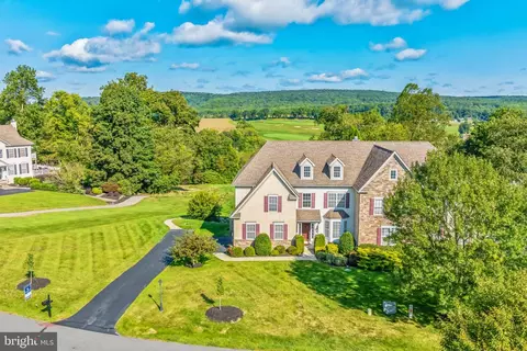 314 Ironstone Ln, Elverson, PA 19520