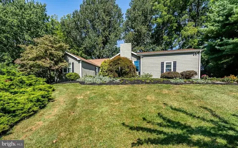 937 Aronimink Dr, Malvern, PA 19355