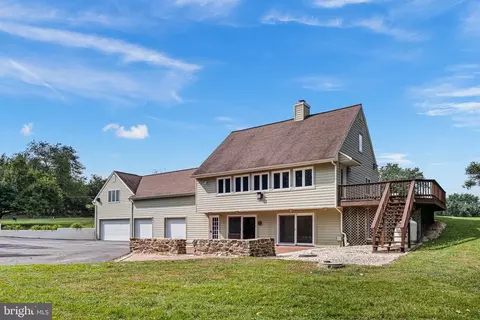 9285 Hickory Hill Rd, Oxford, PA 19363