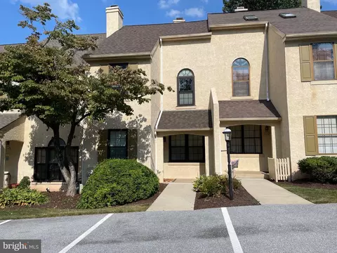 3105 Stoneham Dr, West Chester, PA 19382