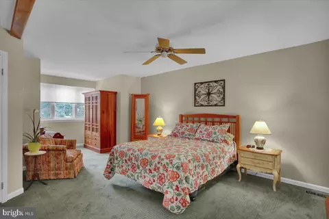 29 Newport Dr, Chesterbrook, PA 19087 photo 32