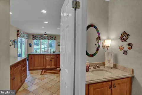 29 Newport Dr, Chesterbrook, PA 19087 photo 25