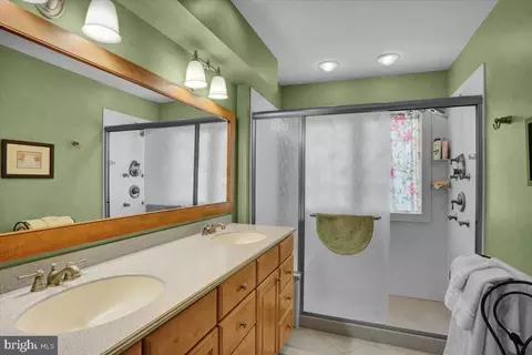 29 Newport Dr, Chesterbrook, PA 19087 photo 36