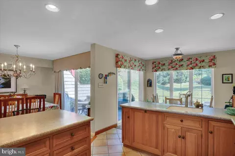 29 Newport Dr, Chesterbrook, PA 19087 photo 20