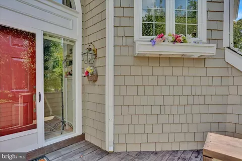 29 Newport Dr, Chesterbrook, PA 19087 photo 4