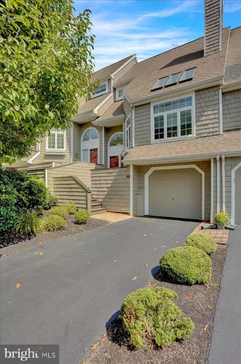 29 Newport Dr, Chesterbrook, PA 19087 photo 5