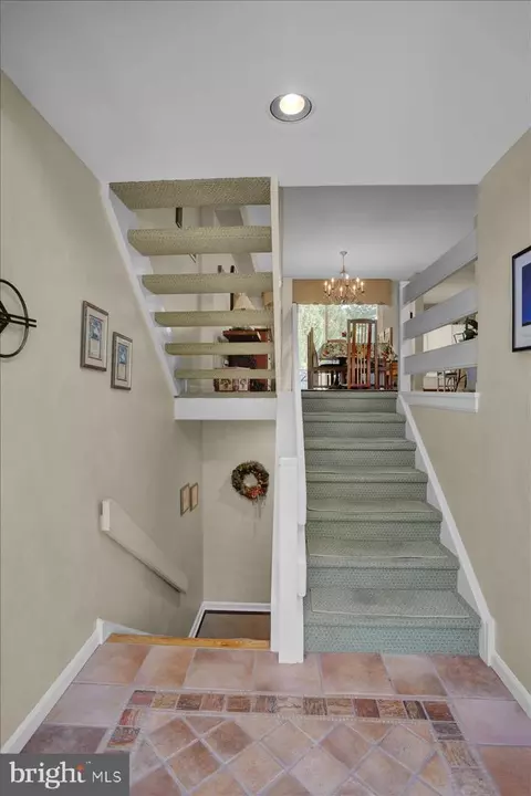 29 Newport Dr, Chesterbrook, PA 19087 photo 16