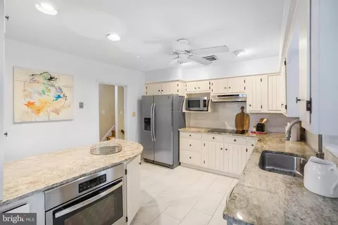 48 Gwen Ln, Devon, PA 19333 photo 5