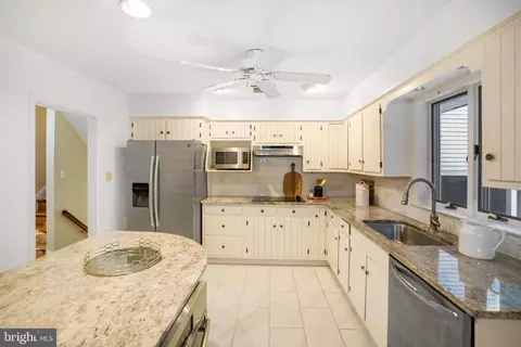 48 Gwen Ln, Devon, PA 19333 photo 4
