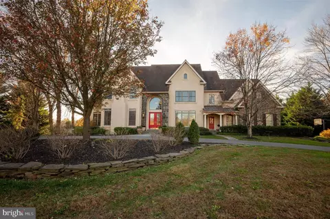 401 Woodale Dr, Kennett Square, PA 19348