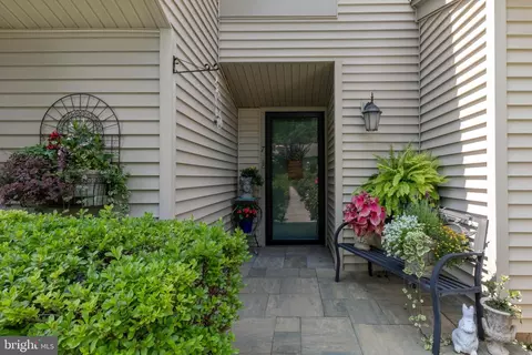 7 Hersheys Dr, West Chester, PA 19380