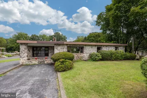 1071 Favinger Rd, Pottstown, PA 19465