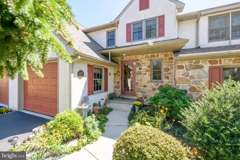 46 Saddler Dr, Elverson, PA 19520