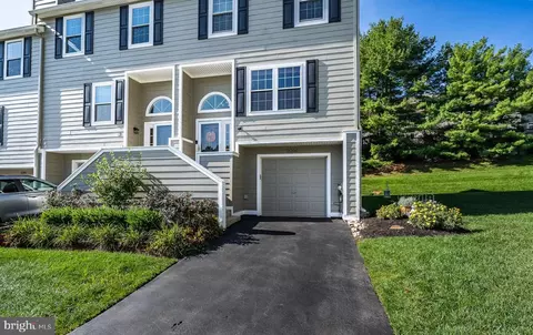 3206 Hartford Ct, Newtown Square, PA 19073