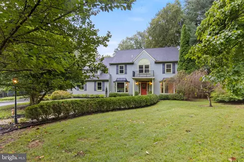 424 Red Coat Ln, Wayne, PA 19087