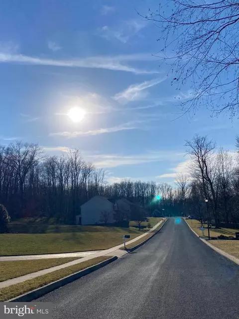 1 Senn Ln, Morgantown, PA 19543