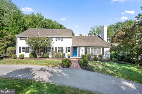 659 Clovelly Ln, Devon, PA 19333